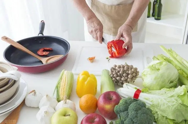 瑞幸、喜茶、鲜芋仙等7家餐饮店受罚