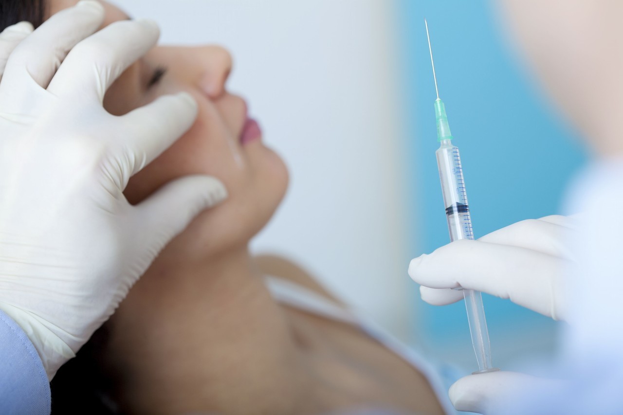 爱美客还能继续“美丽神话”吗?市值缩水520亿,股东套现27亿元