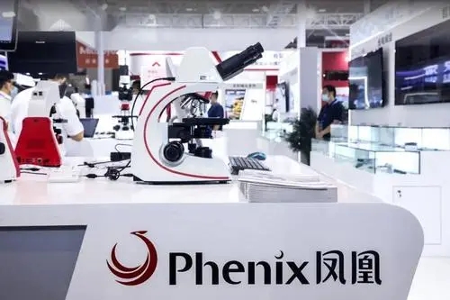 凤凰光学十一连板：股价已暴涨超180%，公司、券商等频发风险提示