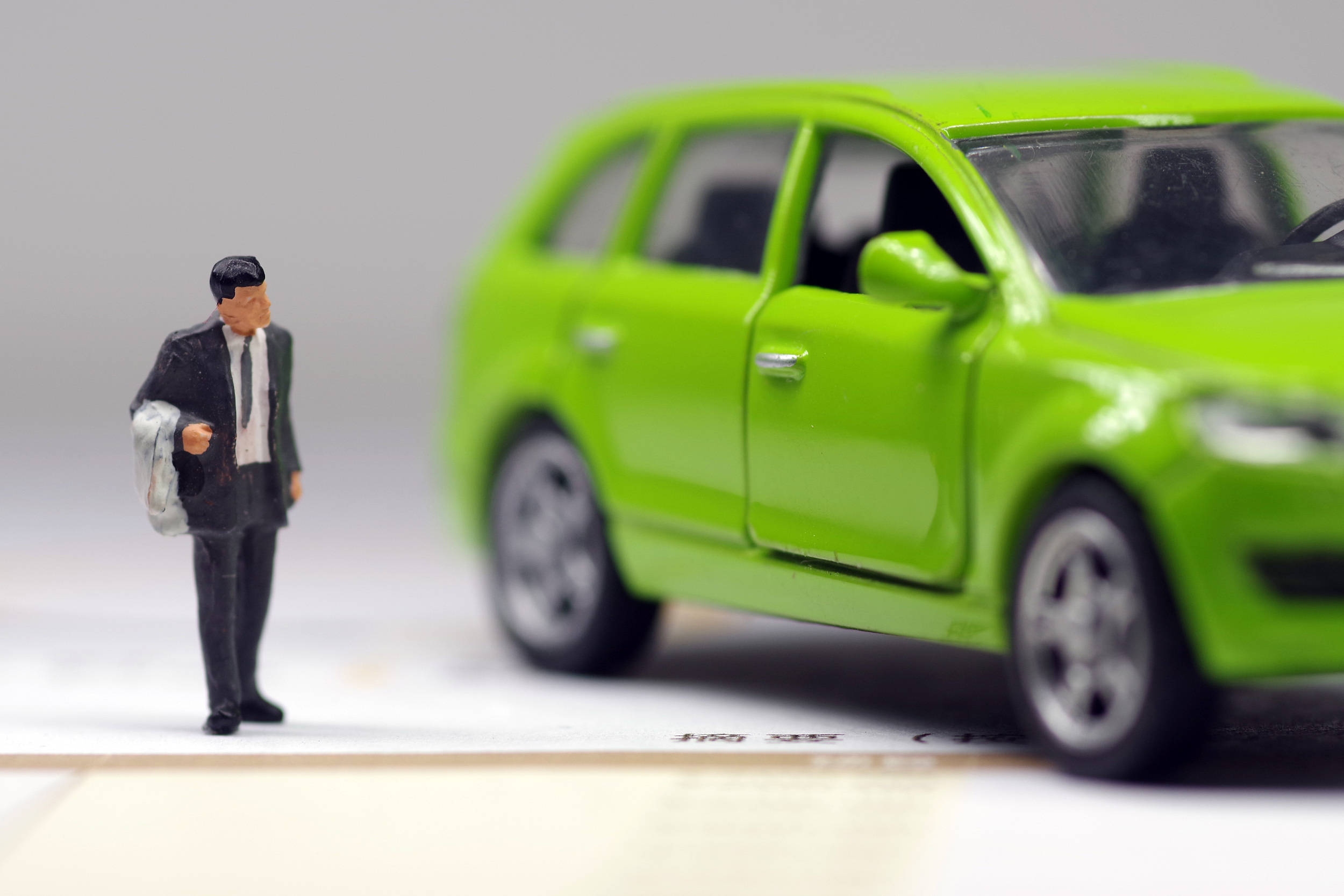 中国所有整车厂五月可能都要停工停产？余承东、何小鹏这样说