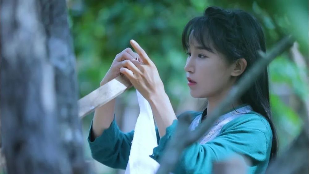 “李子柒”PK微念:红与资本谁能笑到最后?