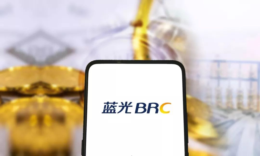 蓝光发展：前三季度营收腰斩，净利降3.5倍，逾期债务已达215亿