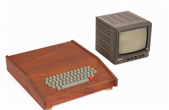 乔布斯亲手组装的Macbook前身以250万元售出