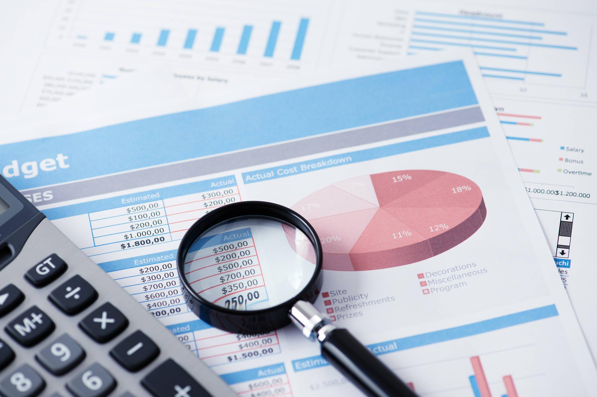 老品牌关灯吃面，消费新品牌横冲直撞，公募私募上餐桌