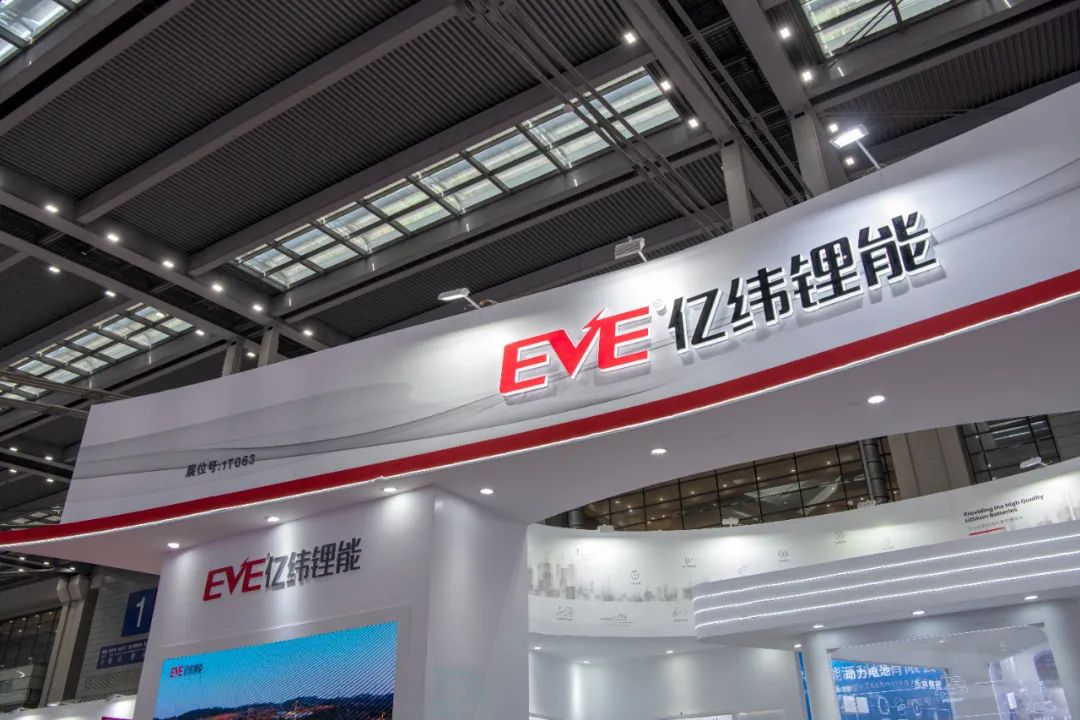 2个月股价接近翻倍，刘格菘赚肿了