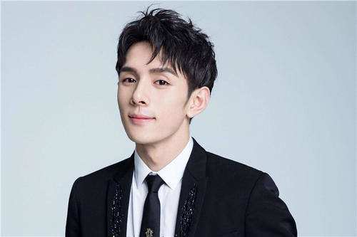 李佳琦被浙江消保委點名，事涉商品標簽不規范