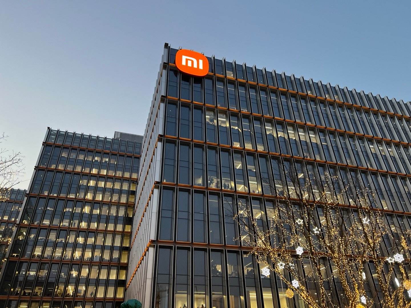 小米科技園:跑步無敵的雷軍上體育課,“亞洲飛人”蘇炳添親自教學