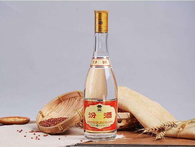 “酒王”侯昊却减持，3200亿汾酒年净利大增至多80%