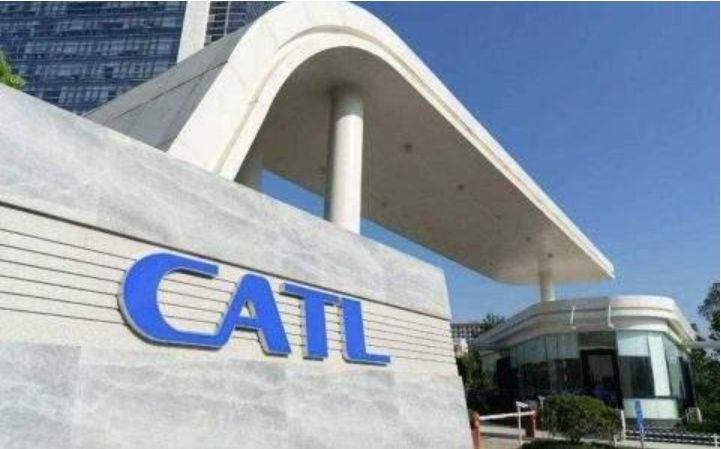 宁德时代创上市最大跌幅，市值蒸发超1300亿