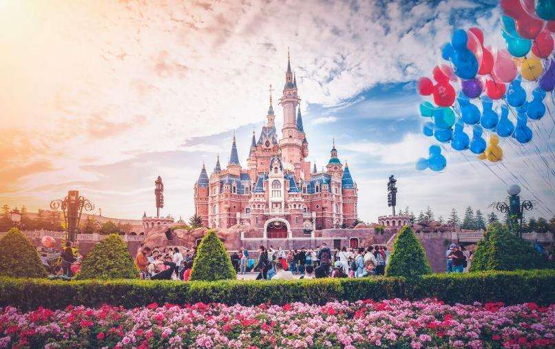 迪士尼要讓你“住”，二次試水的“米老鼠”能破局嗎？