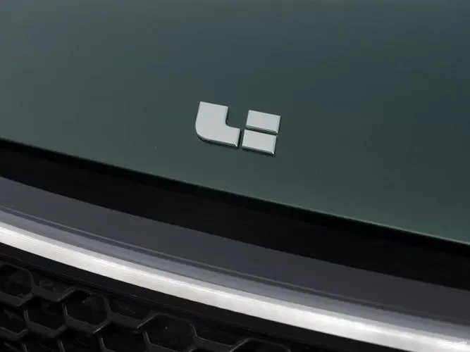 理想汽车：季度营收首破百亿，2021年Q4营收106.2亿元，同比增156%