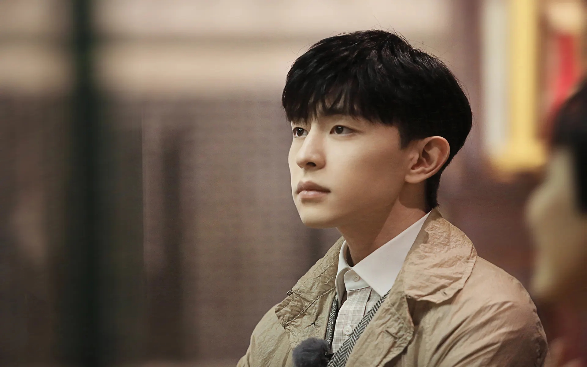 邓伦逃税被罚1.06亿，十余家品牌排队解约