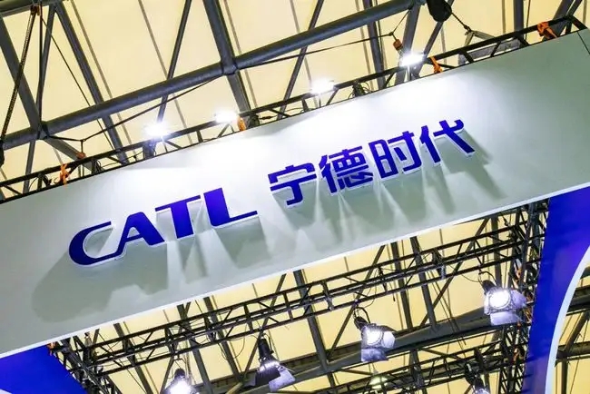 曾毓群：成“汽車圈新首富”，但“寧王”市值4個(gè)月蒸發(fā)4000億