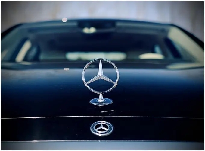 奔驰召回逾5.5万辆汽车，因多媒体显示屏不能正常启动
