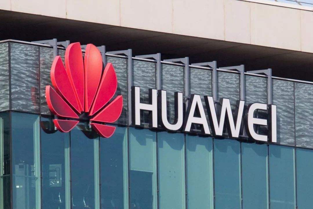 孟晚舟归国后首次公开亮相！华为2021年营收6368亿，净利润1137亿