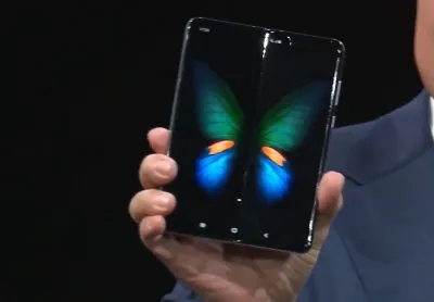 安靜的急行軍vivo，用XFold蝶變2022