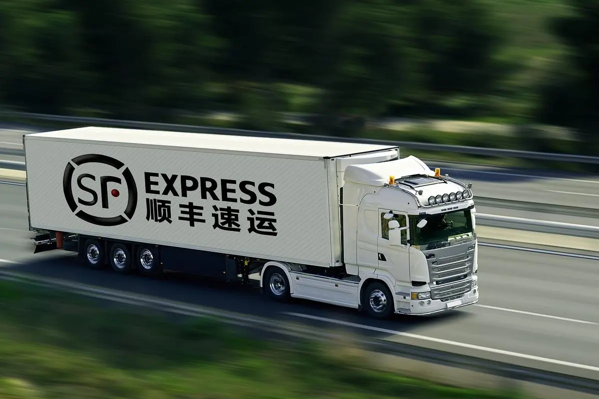 净利润大跌70%，营收首破2000亿，顺丰控股在“月亮与六便士”中进退两难