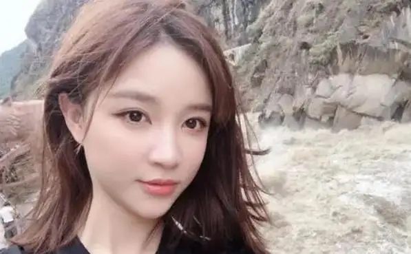 偷逃税被罚6555万后，雪梨又有新动作