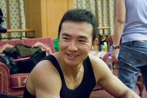 靠居家健身直播走红！一月涨粉4500万超“带货一哥”