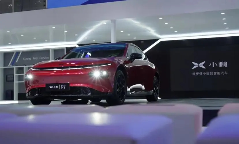 换车要自费补14万差价，前员工曝小鹏P7两月全车断电两次