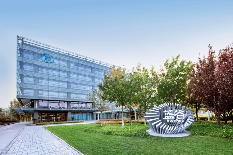 北汽蓝谷一季度净利下滑12%，年内股价近乎腰斩