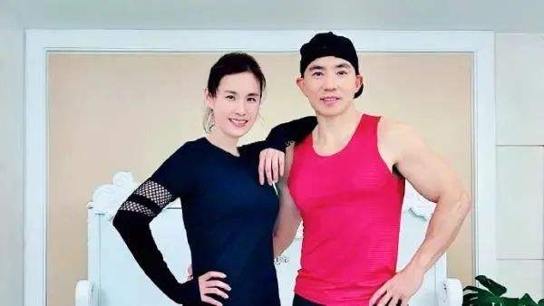 “刘畊宏女孩”受伤,谁该背锅?