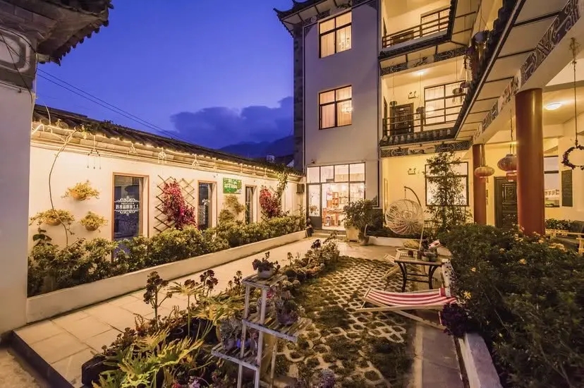 五一“难救”民宿:降价也没订单,直播卖货求生