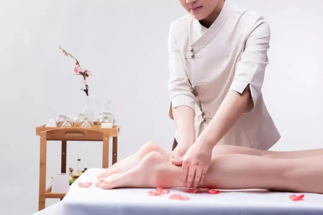 我在环球影城做足疗，一年捏了2000双脚