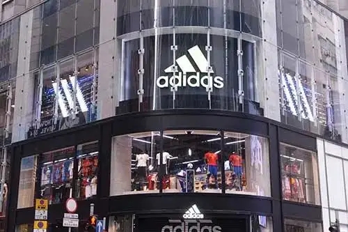 阿迪达斯：Q1毛利降至49.9%，大中华区净销售额下滑28%