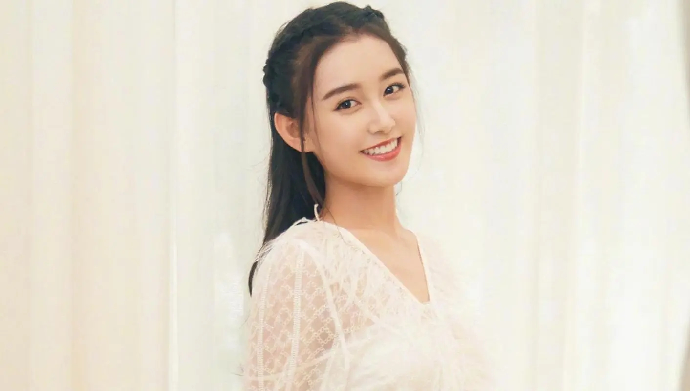 蒋依依起诉冯小刚所创经纪公司，粉丝怒喊放人