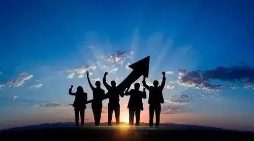 大厂中年人新流行：精准逃顶，下场创业