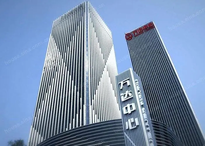 大连万达商管高管变动：齐界退出总裁、法人代表，由早一个月加入的张霖接任