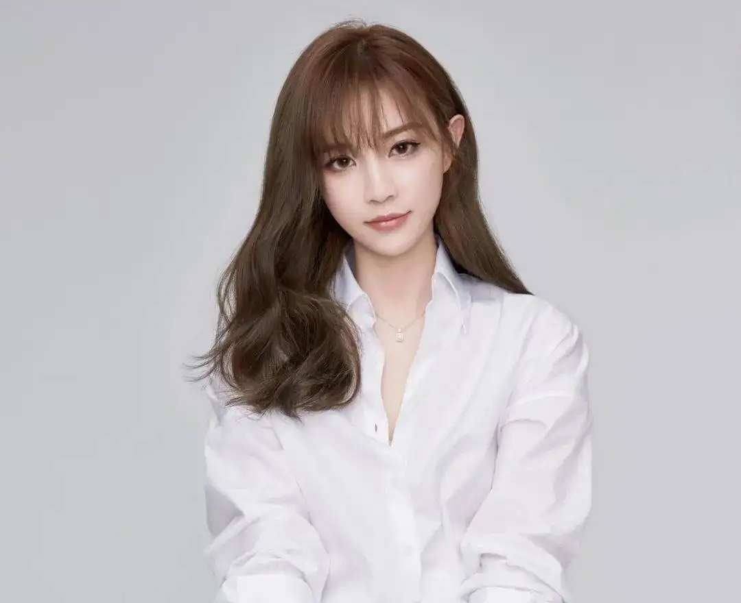 登上热搜！雪梨再被冻结90万