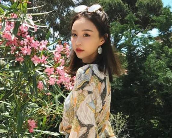 董事职位也被撤换，偷逃税被罚后，雪梨旗下公司被冻结近2300万元股权