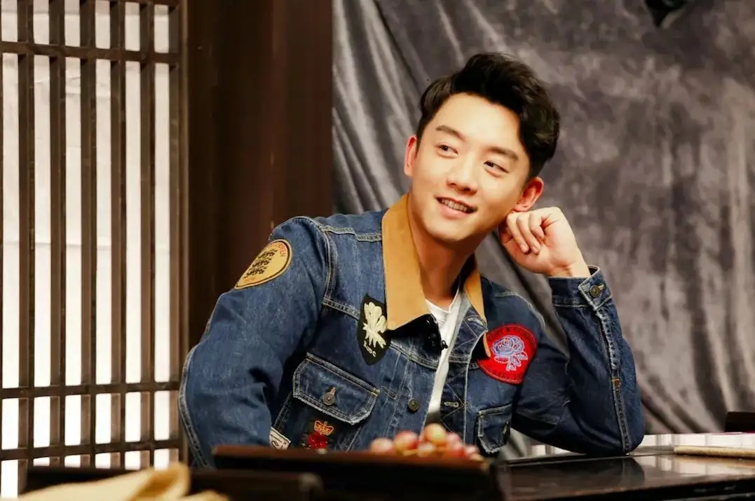 郑恺900万股权被冻结3年，或与借款合同纠纷有关