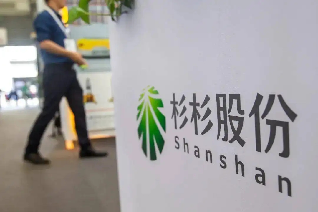 负极材料龙头上半年净利大增111%,新能车持续高景气