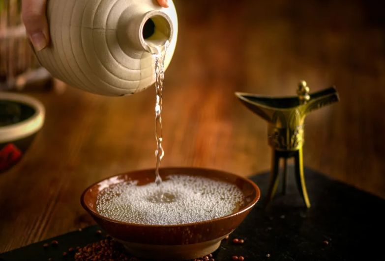 多公司辟谣酒企借壳上市传闻,有濒临退市公司4天4涨停