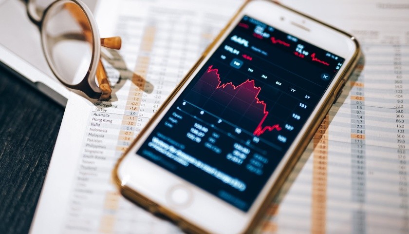 5年7换基金经理，前海开源沪港深景气行业净值增长率同类排名倒数第二