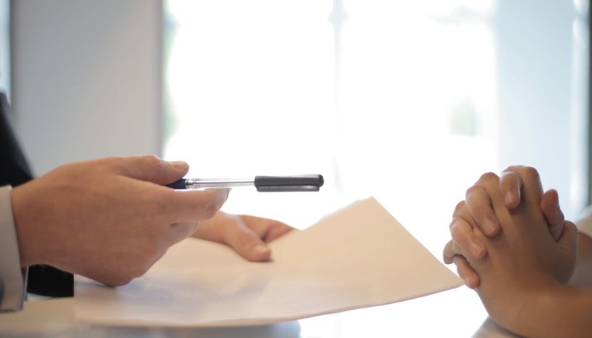 非货基金跌至833.16亿元，7只基金遭清盘民生加银频换高管也“无力回天”？