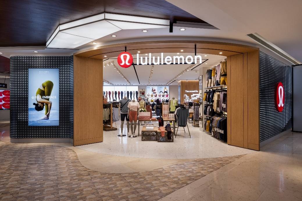 Lululemon凭啥卖那么贵？一条瑜伽裤上千元，赚钱能力暴增700倍