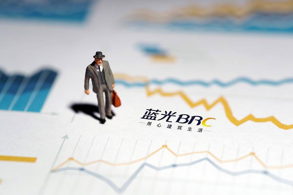 蓝光发展：面临退市危机，杨铿父子还能力挽狂澜吗？