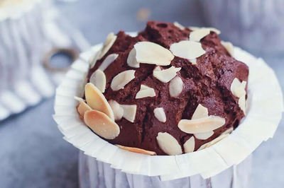 克莉丝汀关店停业，拖欠资金约5700万元，已连续亏损9年