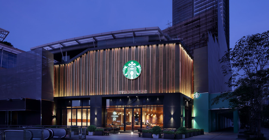 从保守到激进，星巴克被迫谋变