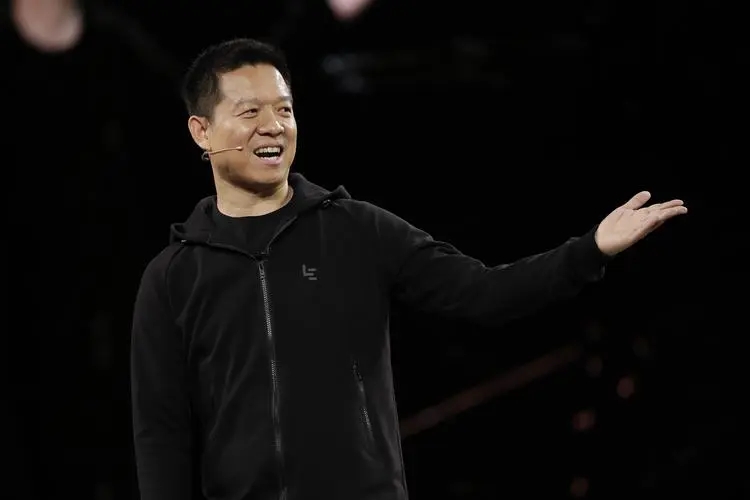 “鸽王”贾跃亭，终于造出一辆车