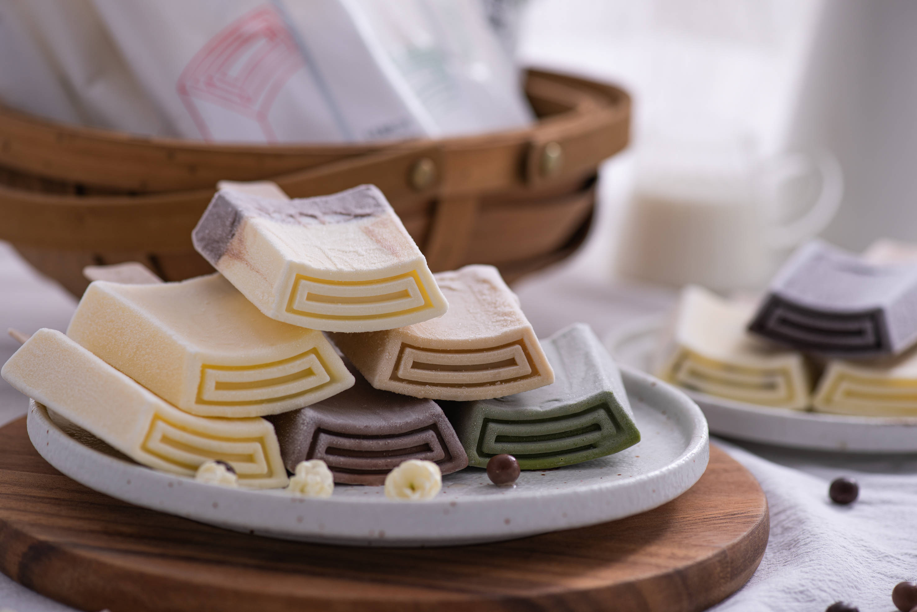 售价3块5，钟薛高为何要推平价雪糕？