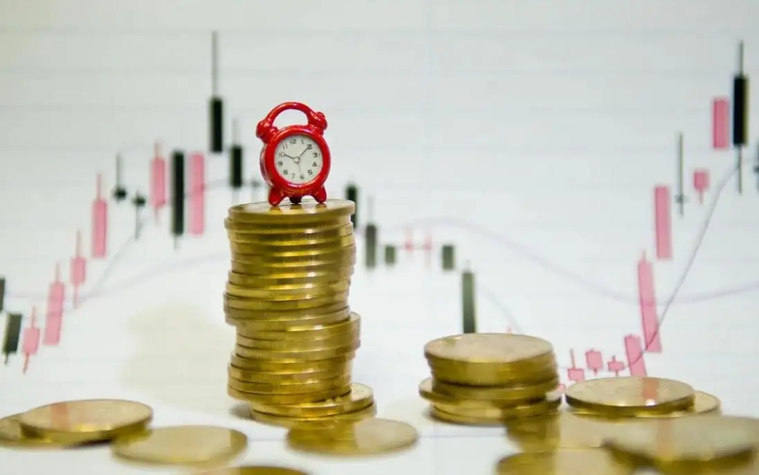 老牌公募富国基金遇“多事之秋”一基金经理一拖十七合规存疑？