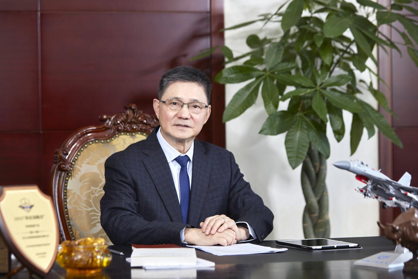 五洲新春：旌旗如画重装出发