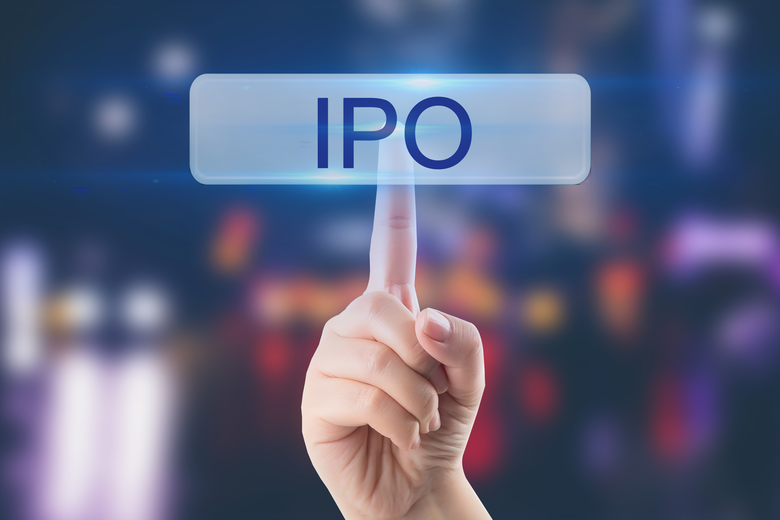 这对母子卖“一次性餐具”给美国人，干出一家IPO，年入21亿！