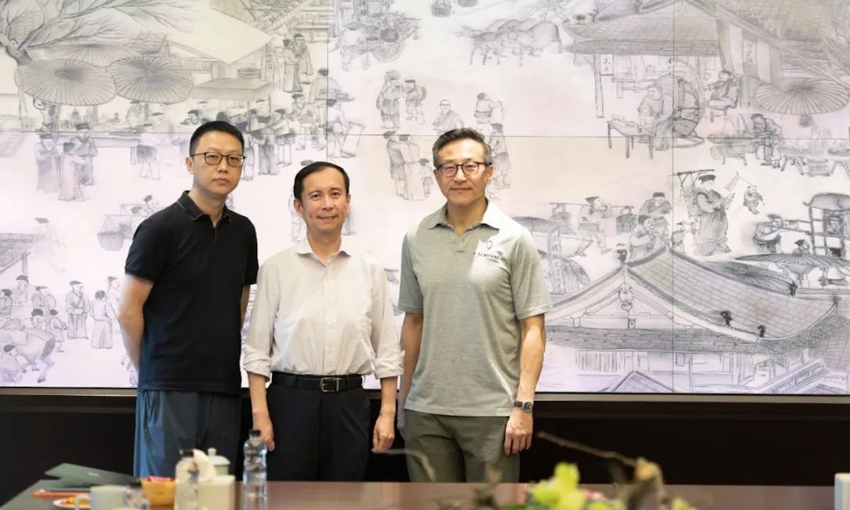 蔡崇信吴泳铭分别接任阿里巴巴董事长和CEO，张勇将专职阿里云