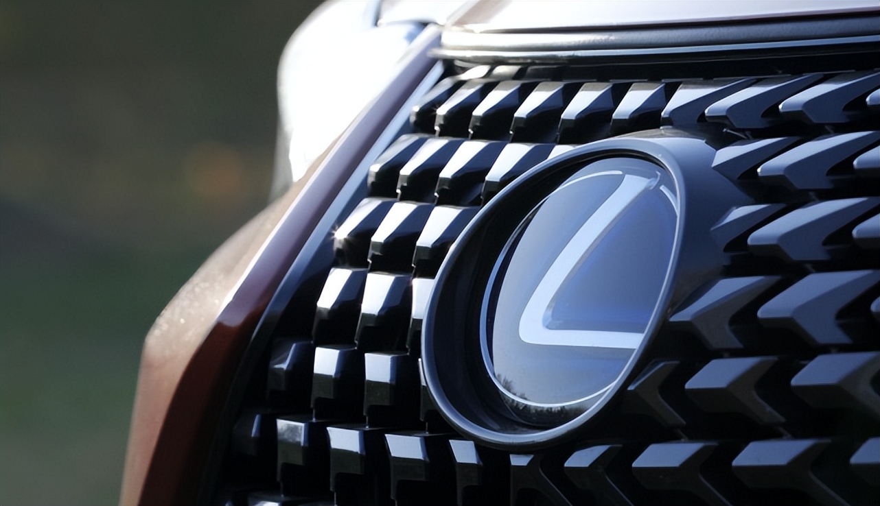 雷克萨斯被蔚小理逼急了